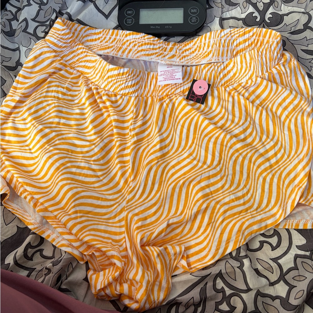 NOBO Yellow and White Wave-Stripe Shorts